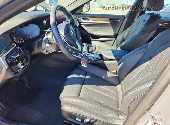 WBA13BJ00MWX06553 2021 BMW 5 SERIES Gray Front interior view