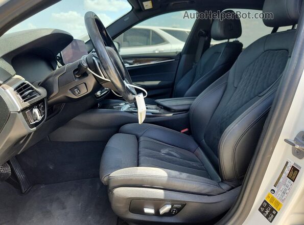 WBA13BJ07MCF62066 2021 BMW 5 SERIES White Vista interior delantera