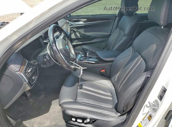 WBA13BK07MCF15411 2021 BMW M5 White Vista interior delantera