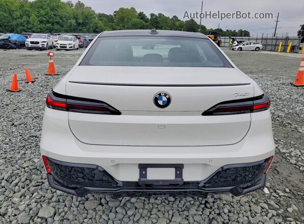 WBA23EH01PCN52467 2023 BMW 7 SERIES White Հետևի տեսք