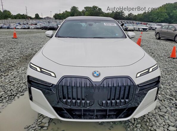 WBA23EH01PCN52467 2023 BMW 7 SERIES White Դիմացի տեսք