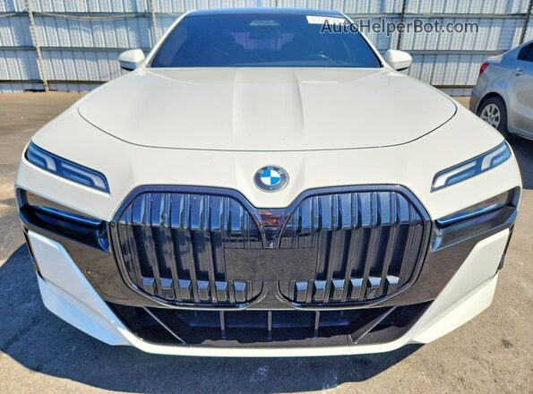 WBA23EH03PCL71161 2023 BMW 7 SERIES White Vista frontal