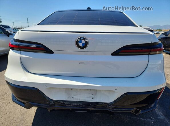 WBA23EH03PCL71161 2023 BMW 7 SERIES White Vista trasera