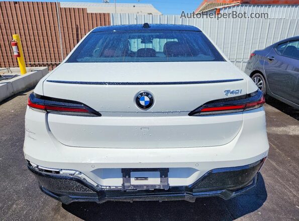 WBA23EH08TCW38336 2026 BMW 7 SERIES White უკანა ხედი
