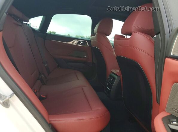WBA23FB06SFT93581 2025 BMW 4 SERIES White Widok tylnych siedzeń