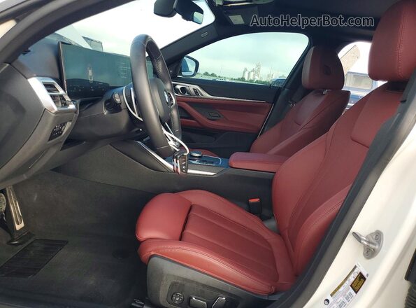 WBA23FB06SFT93581 2025 BMW 4 SERIES White Widok wnętrza z przodu
