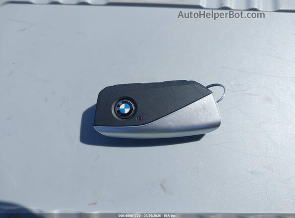 WBA23GG04S7S73741 2025 BMW 2 SERIES Red Vista del salpicadero
