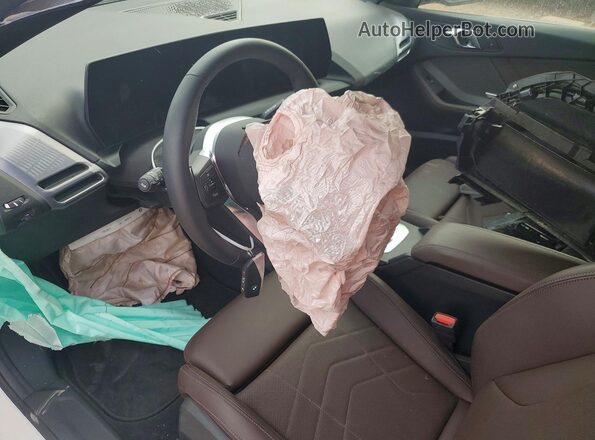 WBA23GG05S7S56169 2025 BMW 2 SERIES White Առջևի վահանակի տեսք