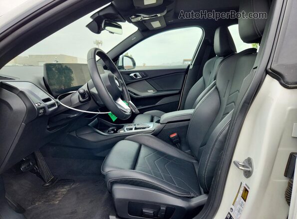WBA23GG09S7S58586 2025 BMW 2 SERIES White Вид салону спереду