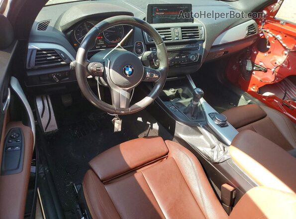 WBA2G1C39HV665460 2017 BMW M2 Red Առջևի վահանակի տեսք
