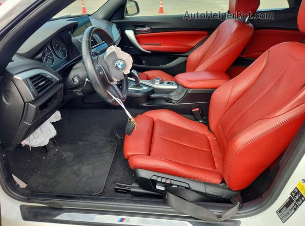 WBA2M9C31HV717994 2017 BMW 2 SERIES White Вид салону спереду