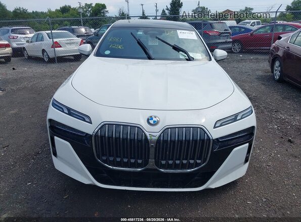 WBA33EH04TCX57568 2026 BMW 7 SERIES White Вид щитка приладів