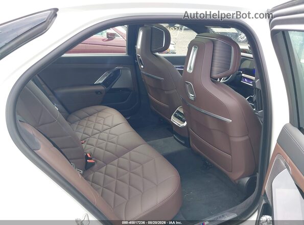 WBA33EH04TCX57568 2026 BMW 7 SERIES White Вид наклейки з VIN-кодом