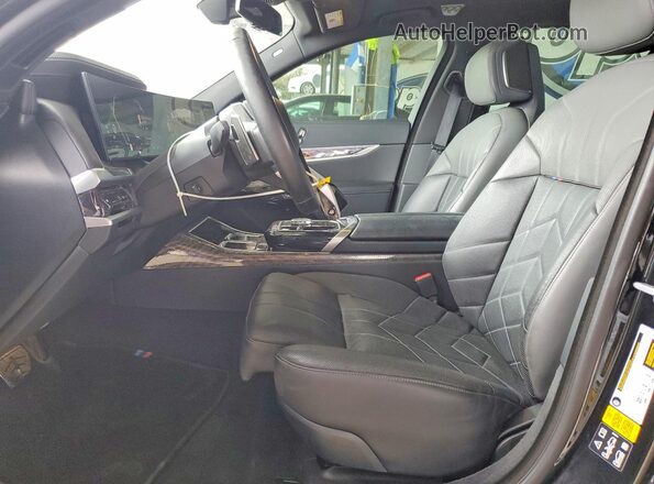 WBA33EJ04RCP67312 2024 BMW 7 SERIES Black Front interior view
