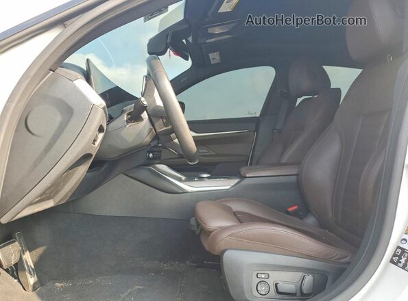 WBA33FB09SFU63854 2025 BMW 4 SERIES White Vista interior delantera