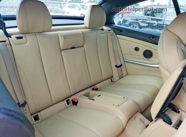 WBA3V7C52G5A25784 2016 BMW 4 SERIES White Հետևի նստատեղերի տեսք