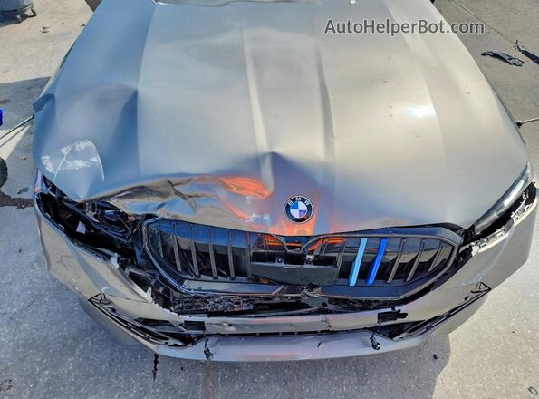 WBA43FJ01RCR14261 2024 BMW 5 SERIES Gray უკანა სალონის ხედი