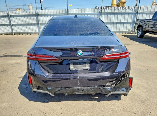 WBA43FJ02SCU07083 2025 BMW 5 SERIES Black Widok z tyłu