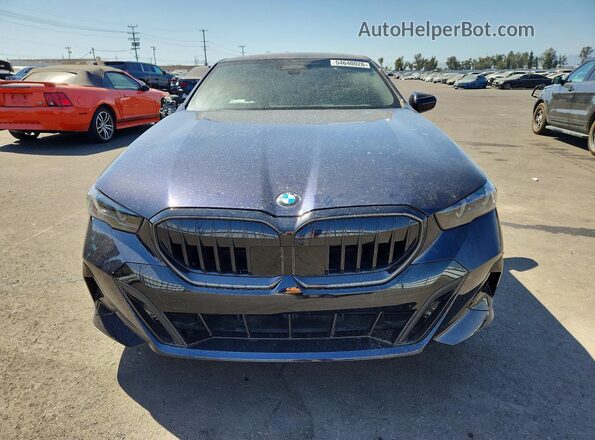 WBA43FJ02SCU07083 2025 BMW 5 SERIES Black Widok z przodu