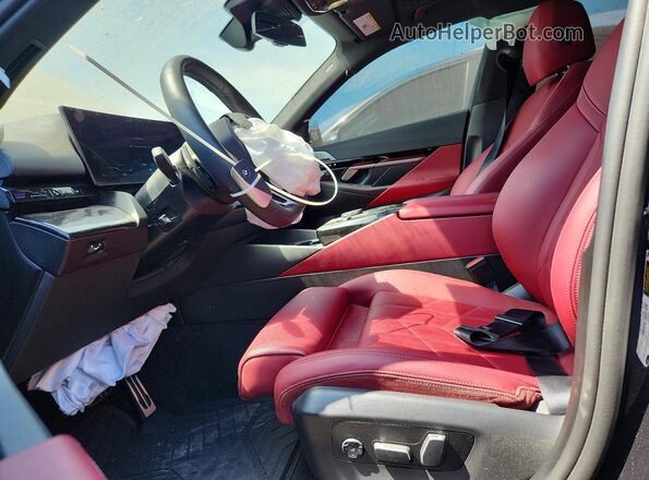 WBA43FJ02SCU07083 2025 BMW 5 SERIES Black Widok wnętrza z przodu