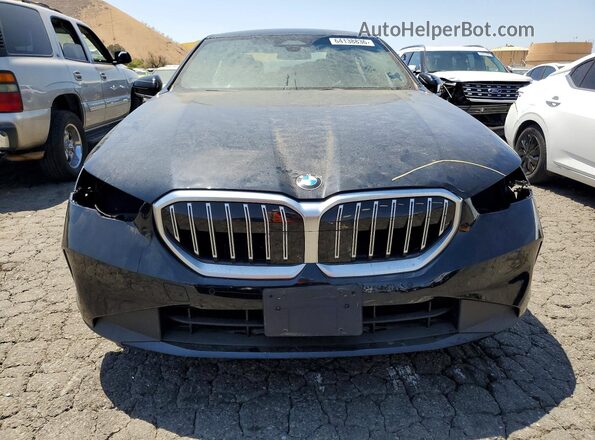 WBA43FJ03RCR22054 2024 BMW 5 SERIES Black Вид спереду