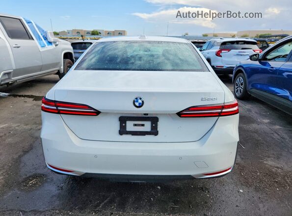 WBA43FJ05TCV65080 2026 BMW 5 SERIES Белый Вид сзади