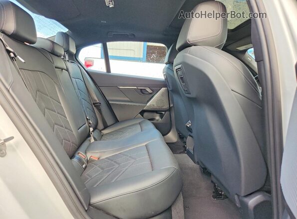 WBA43FJ05TCV65080 2026 BMW 5 SERIES Белый Вид задних сидений