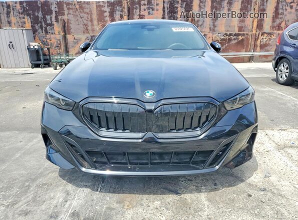 WBA43FJ05TCW34429 2026 BMW 5 SERIES Black Widok z przodu
