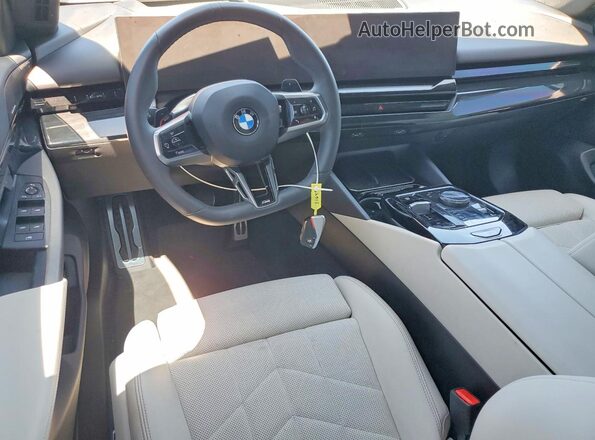WBA43FJ09RCS16495 2024 BMW 5 SERIES Black Dashboard view