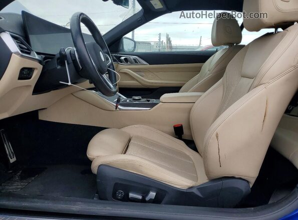 WBA53AT08RCN05310 2024 BMW M4 Blue Vista interior delantera