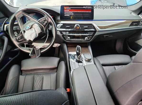 WBA53BH06MCF74135 2021 BMW 5 SERIES Black Առջևի վահանակի տեսք