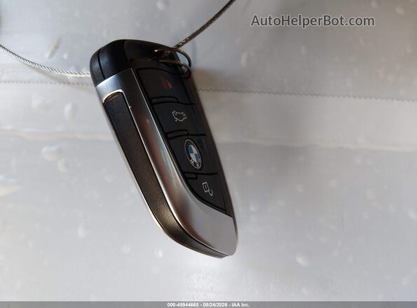 WBA53BH07MCF72975 2021 BMW 5 SERIES Gray Vista del salpicadero