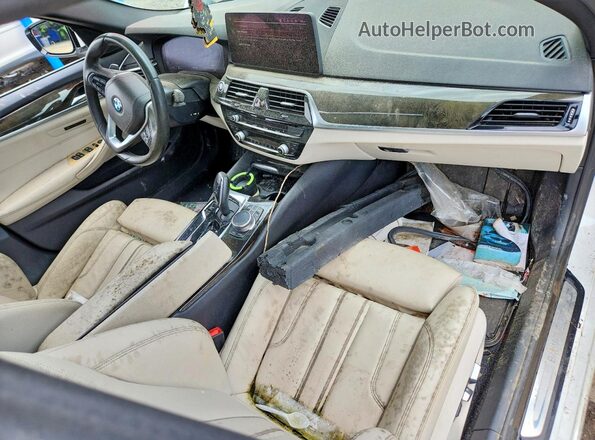WBA53BJ04MWW89578 2021 BMW 5 SERIES White Dashboard view