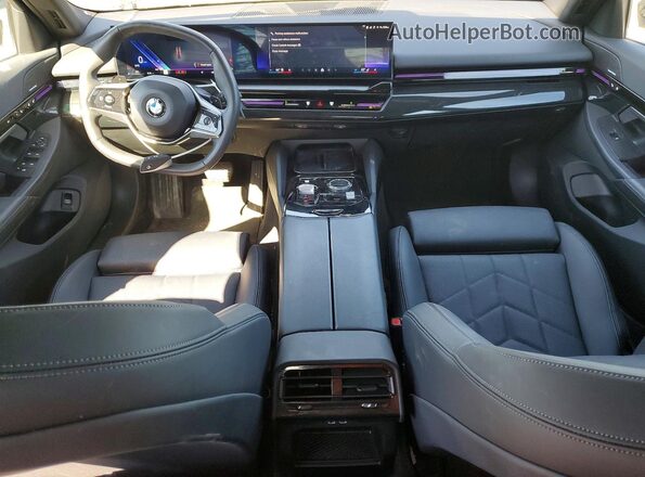 WBA53FJ09RCP67885 2024 BMW 5 SERIES Black Вид панелі приладів