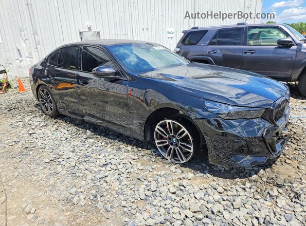WBA53FJ09RCT07531 2024 BMW 5 SERIES Black Առջևի աջ