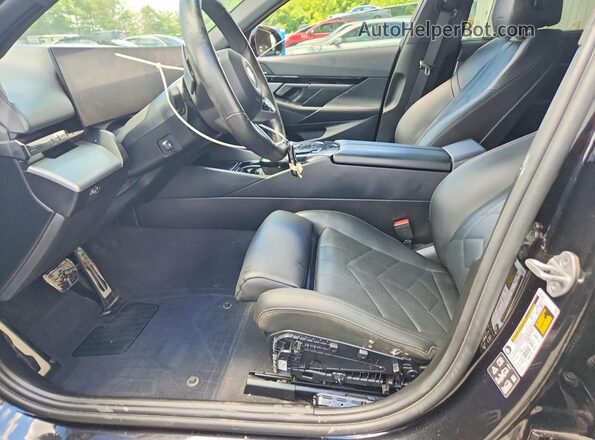 WBA53FJ09RCT07531 2024 BMW 5 SERIES Black Սալոնի դիմացի տեսք