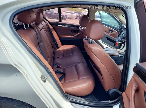 WBA5A5C57GD525791 2016 BMW 5 SERIES White უკანა სავარძლების ხედი