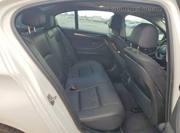 WBA5A5C59GG347302 2016 BMW 5 SERIES White Widok tylnych siedzeń