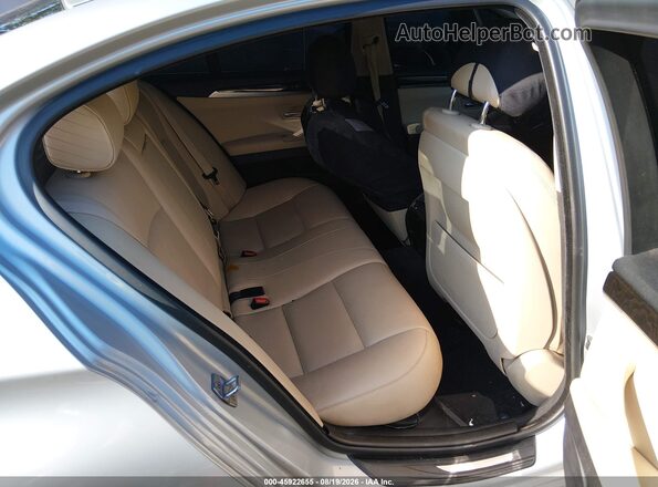 WBA5A7C51GG150944 2016 BMW 5 SERIES Silver VIN կոդի պիտակի տեսք