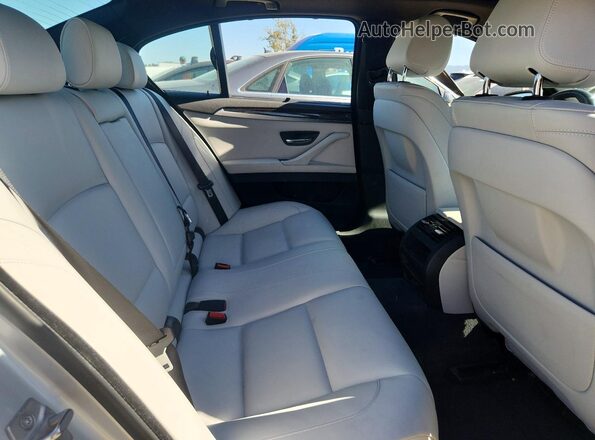 WBA5B1C51GG131188 2016 BMW 5 SERIES Silver Widok tylnych siedzeń