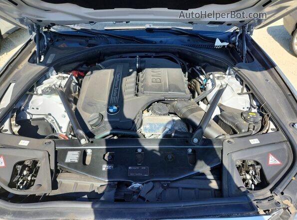 WBA5B1C51GG131188 2016 BMW 5 SERIES Silver Widok wnętrza z tyłu
