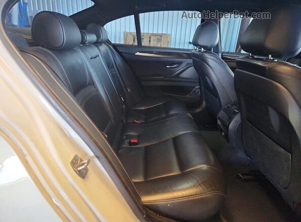 WBA5B1C59GG552639 2016 BMW 5 SERIES White უკანა სავარძლების ხედი
