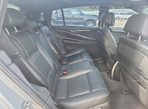 WBA5M4C3XHD187174 2017 BMW 5 SERIES Silver უკანა სავარძლების ხედი