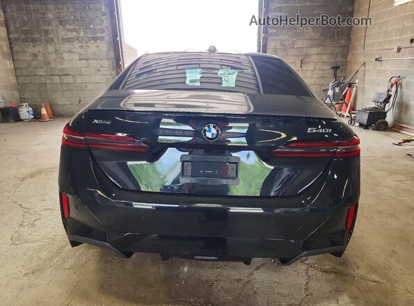 WBA63FJ03RCR97118 2024 BMW 5 SERIES Black უკანა ხედი