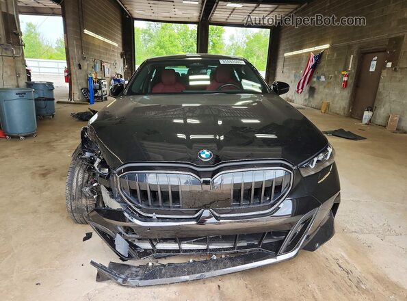 WBA63FJ03RCR97118 2024 BMW 5 SERIES Black წინა ხედი