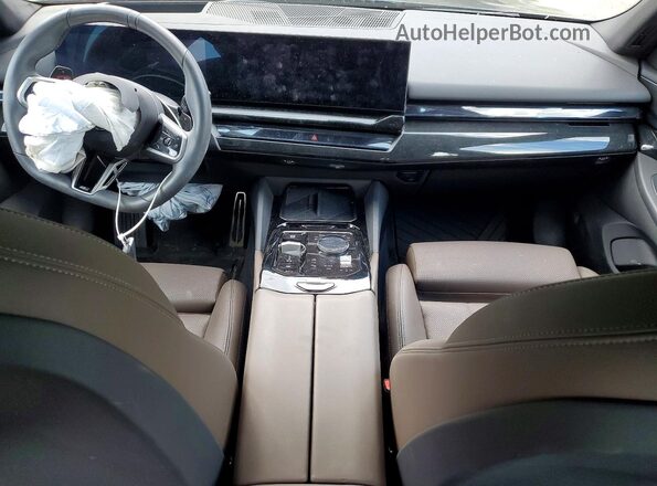 WBA63FJ06SCU89019 2025 BMW 5 SERIES Black Առջևի վահանակի տեսք