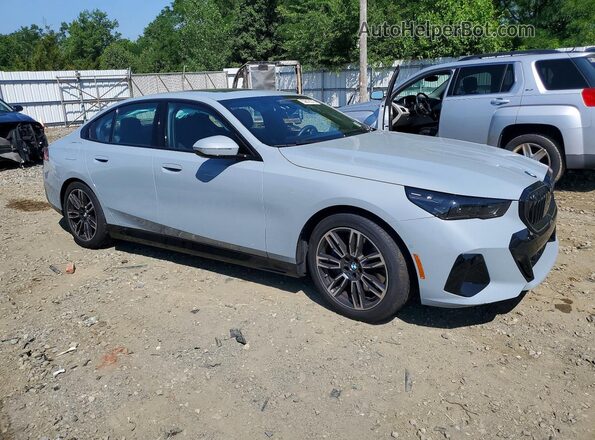 WBA63FJ0XSCU07759 2025 BMW 5 SERIES Gray Front right
