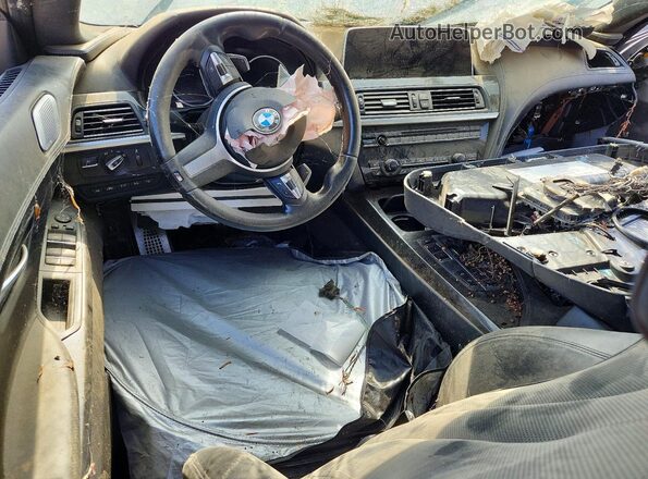 WBA6D4C5XHD977676 2017 BMW 6 SERIES Silver Widok deski rozdzielczej