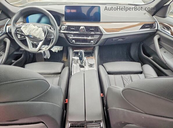 WBA73BJ09PCN32935 2023 BMW 5 SERIES Gray Вид панелі приладів