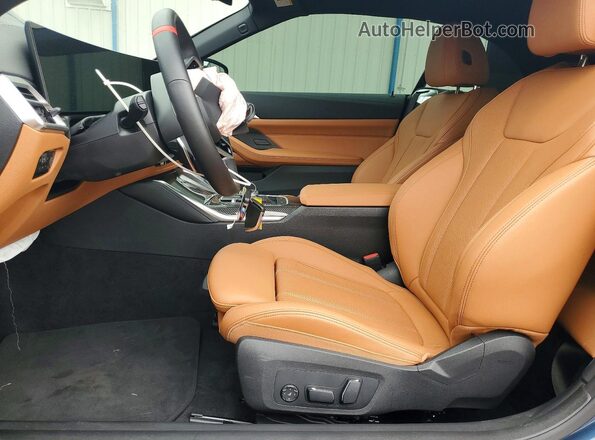 WBA73DB02TCW85354 2026 BMW M4 Blue Vista interior delantera